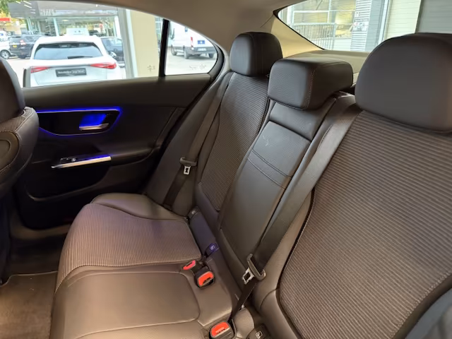 Mercedes-Benz C 180 2025