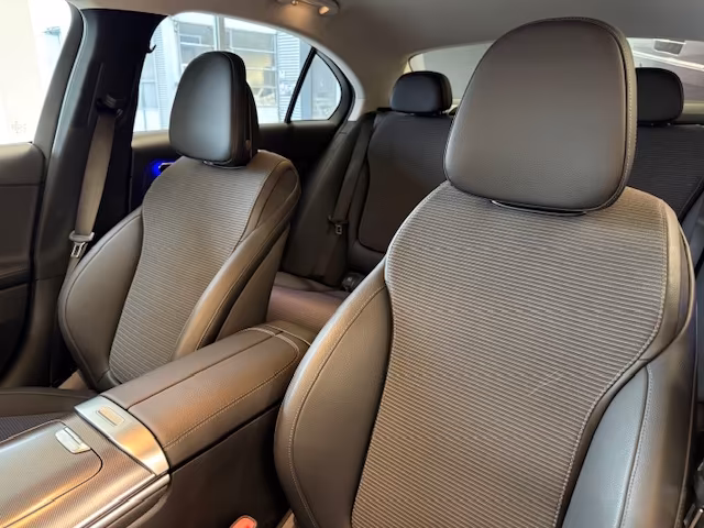 Mercedes-Benz C 180 2025