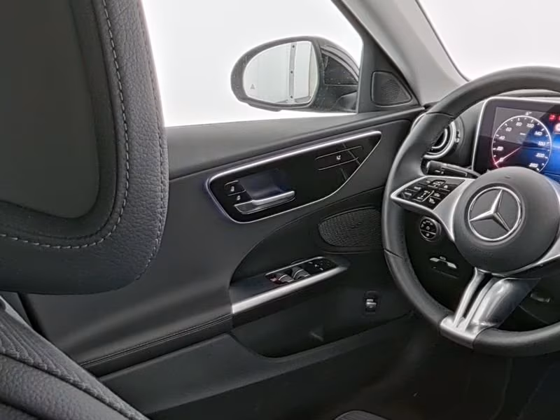 مرسيدس C 200 2025