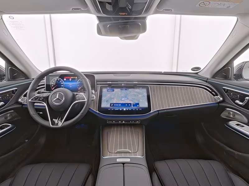 Mercedes-Benz E 200 2025