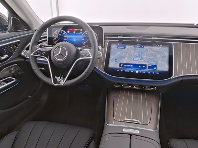 Mercedes-Benz E 200 2025