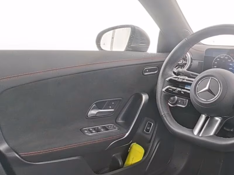 Mercedes-Benz CLA 200 2025