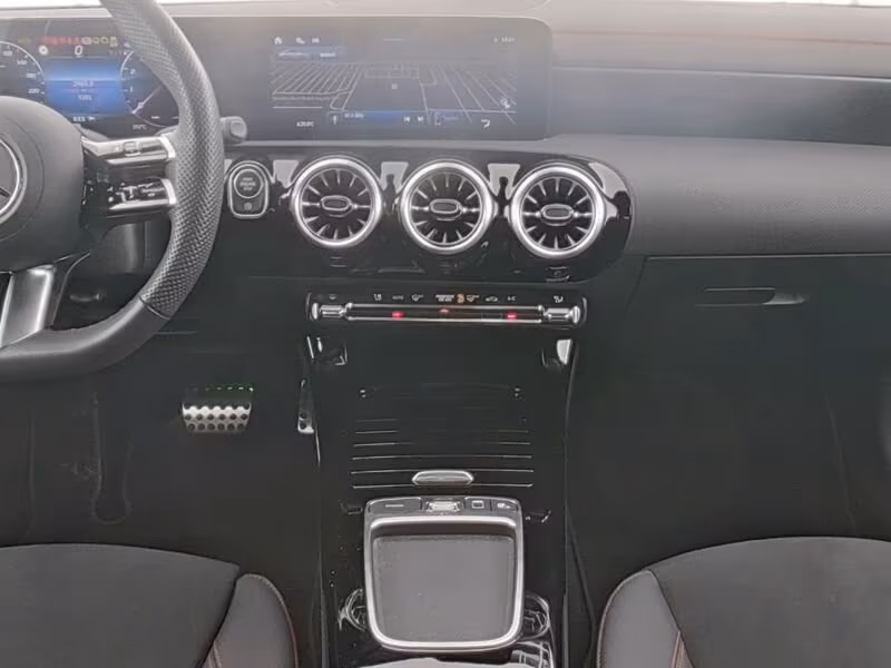 Mercedes-Benz CLA 200 2025