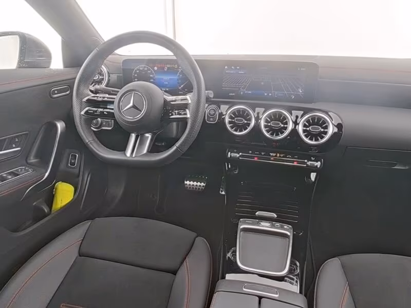 Mercedes-Benz CLA 200 2025