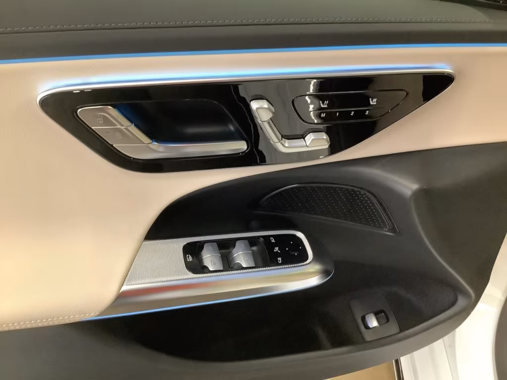 مرسيدس E 200 2025