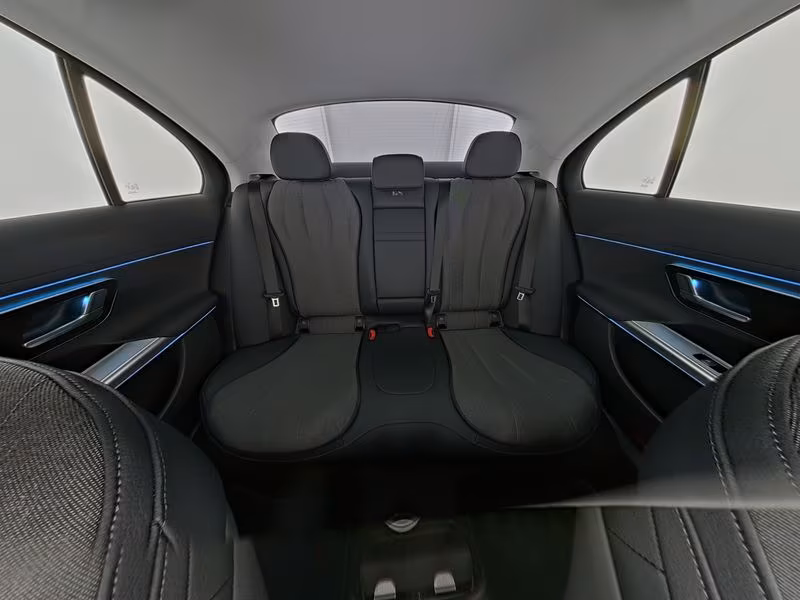 Mercedes-Benz E 200 2025