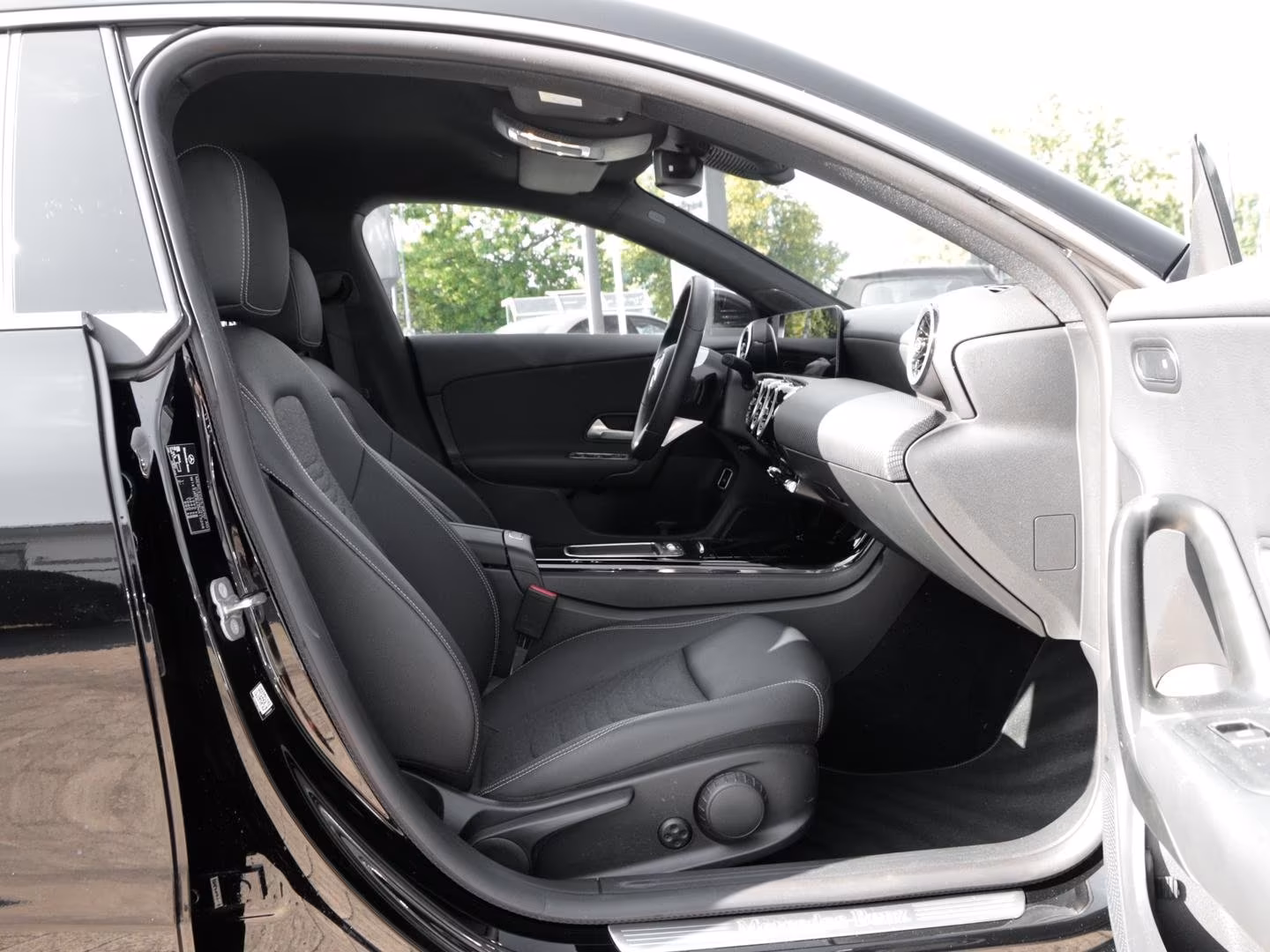 Mercedes-Benz CLA 180 2024
