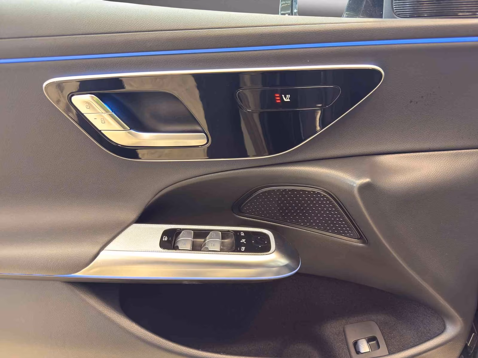 Mercedes-Benz E 200 2025