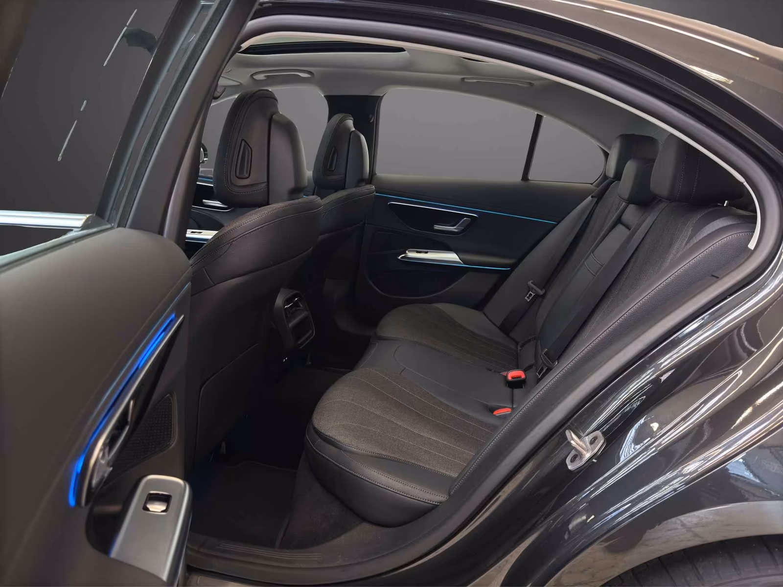 Mercedes-Benz E 200 2025