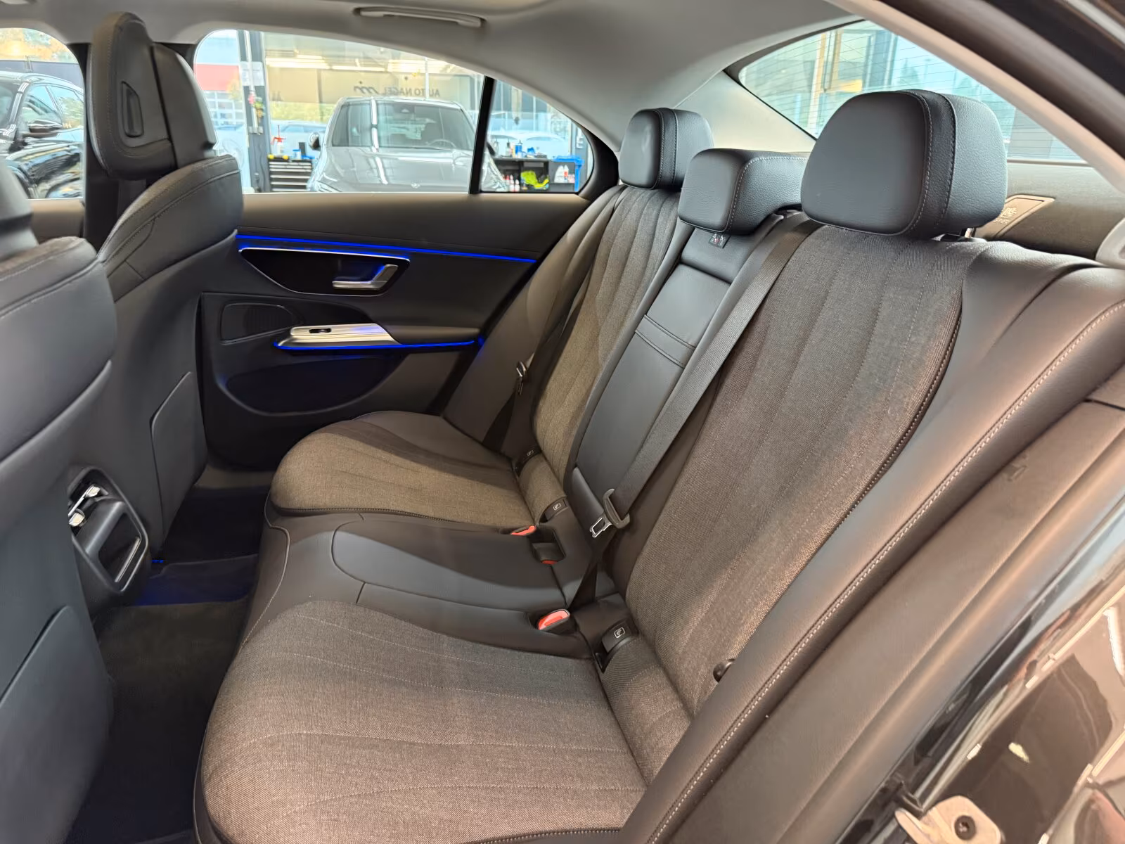 Mercedes-Benz E 200 2025