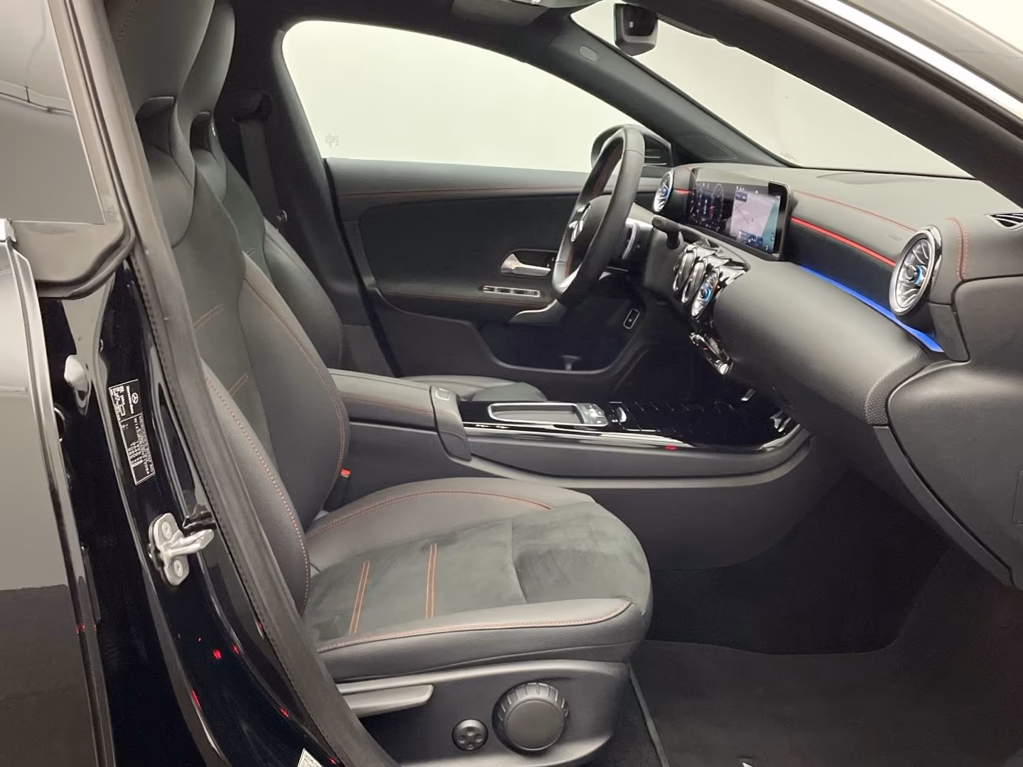 Mercedes-Benz CLA 180 2024