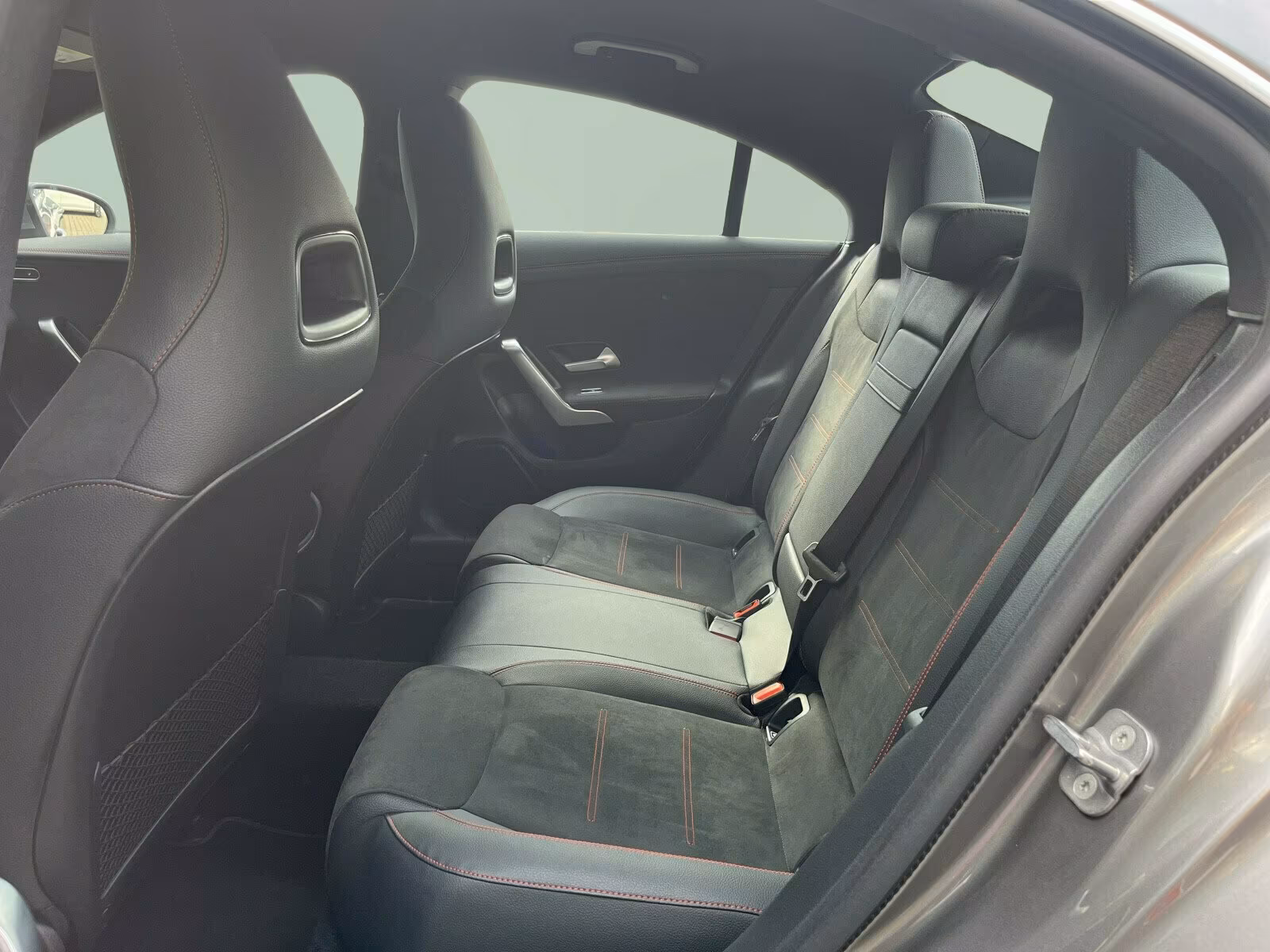 Mercedes-Benz CLA 200 2025