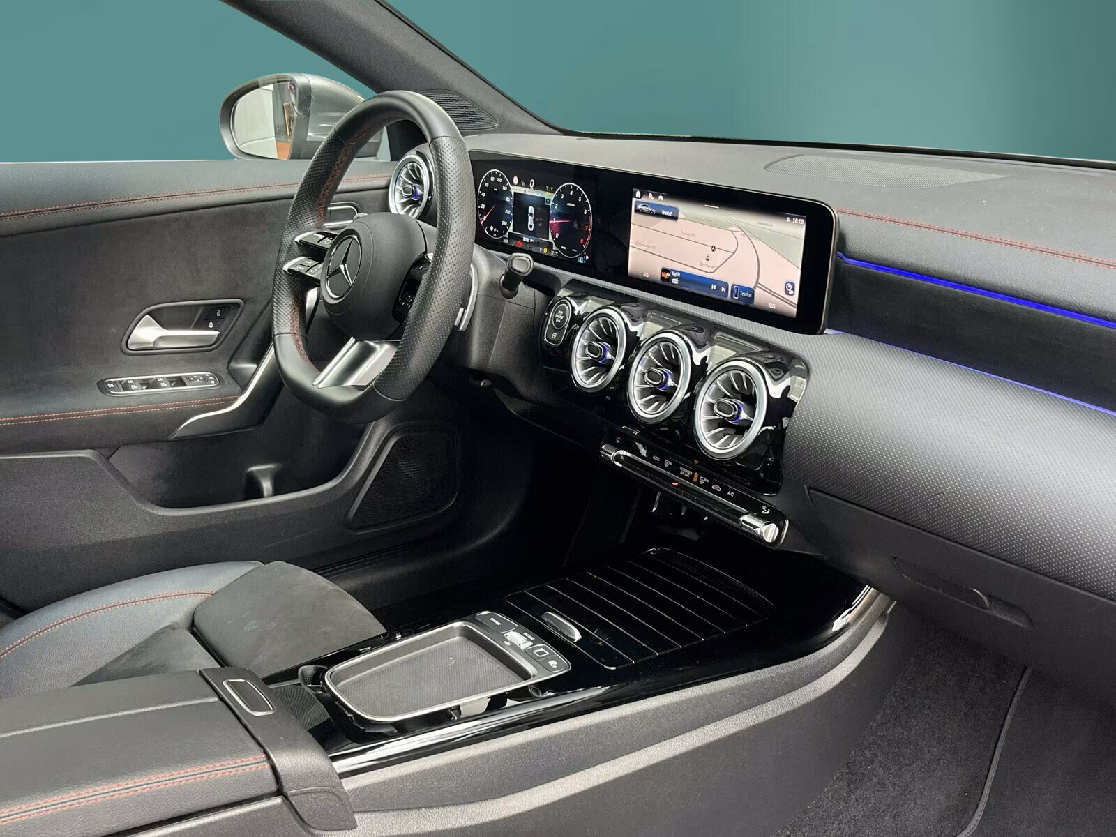 Mercedes-Benz CLA 200 2025