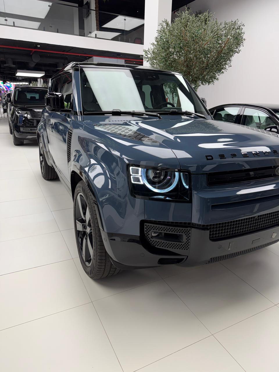 Land-Rover Defender X-Dynamic 110 2025 | Your car different