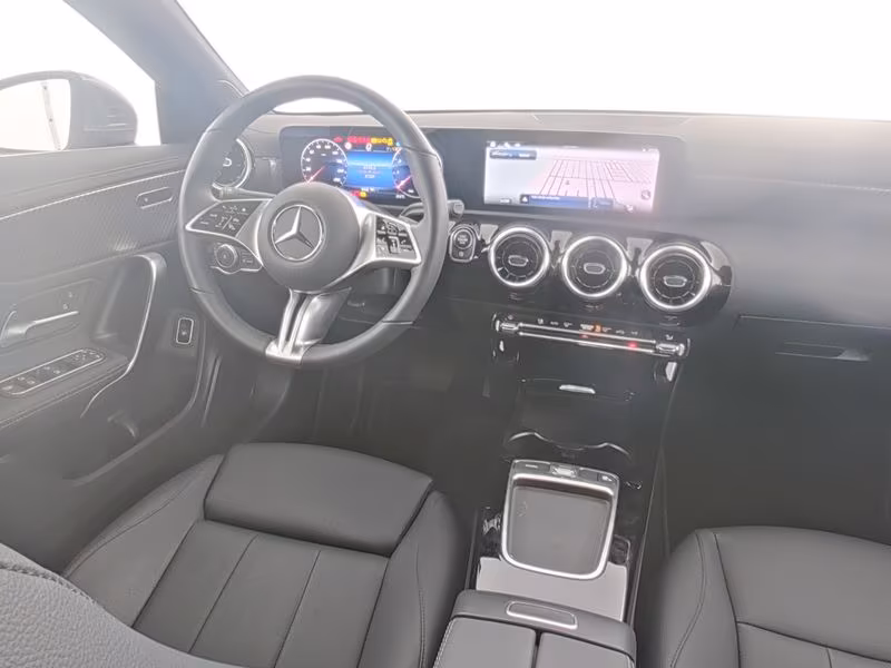 Mercedes-Benz CLA 180 2025
