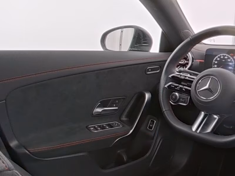 Mercedes-Benz CLA 200 2025