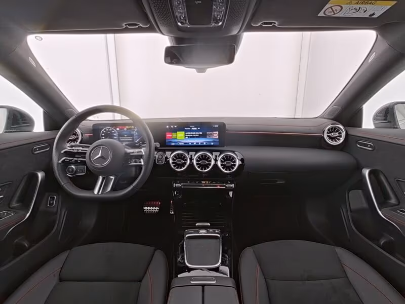 Mercedes-Benz CLA 200 2025
