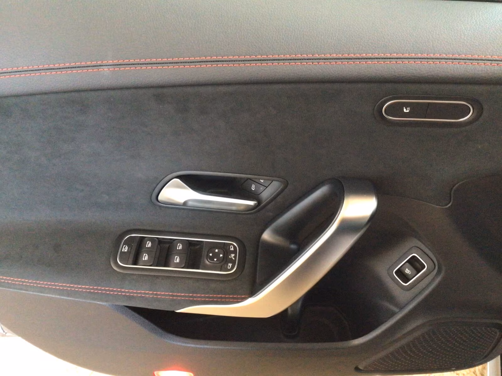 Mercedes-Benz CLA 200 2025