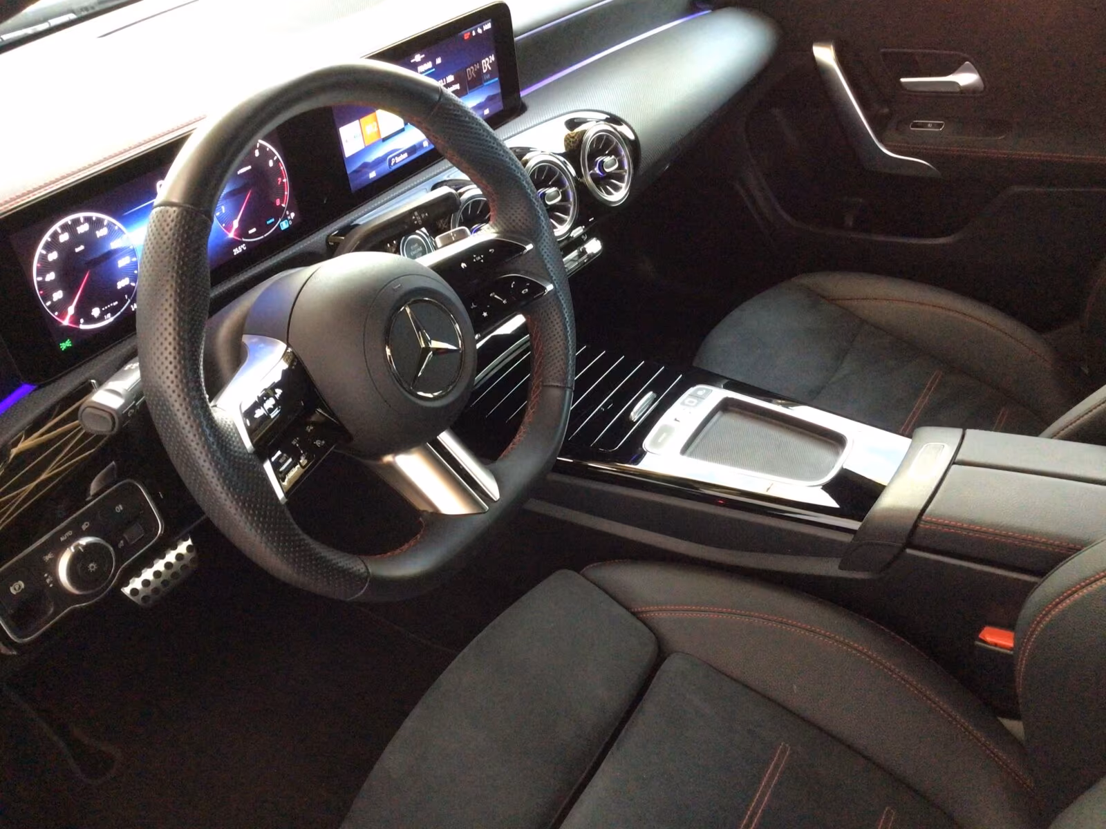 Mercedes-Benz CLA 200 2025
