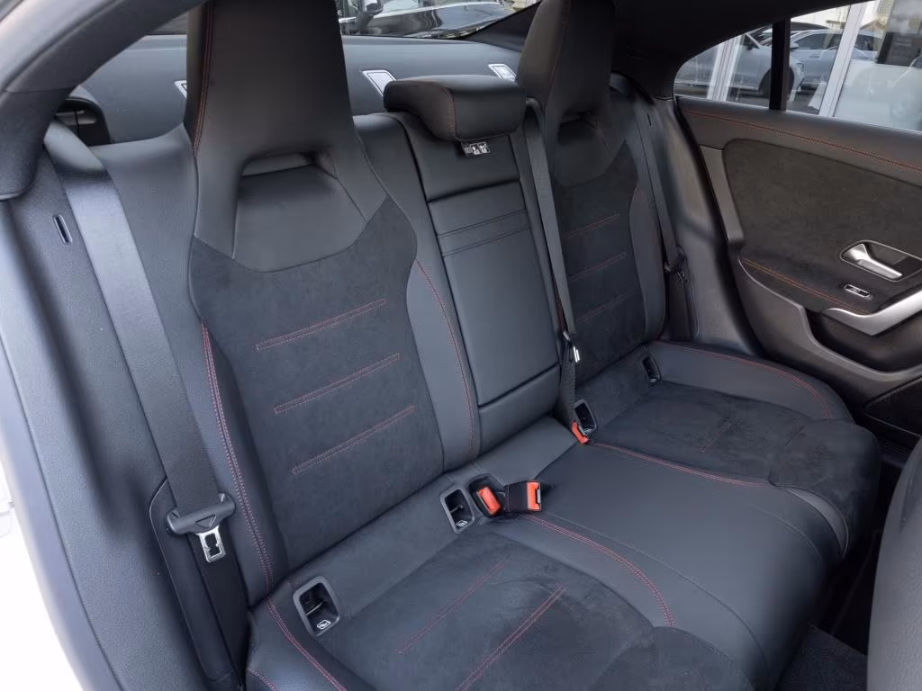 Mercedes-Benz CLA 180 2025