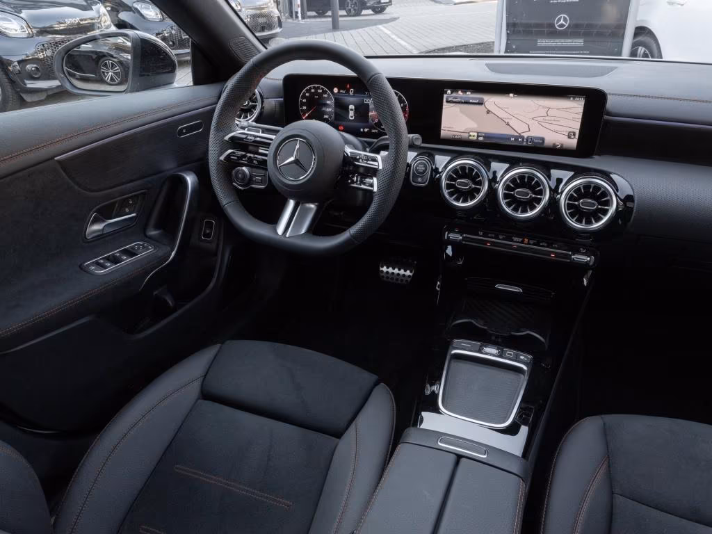 Mercedes-Benz CLA 180 2025