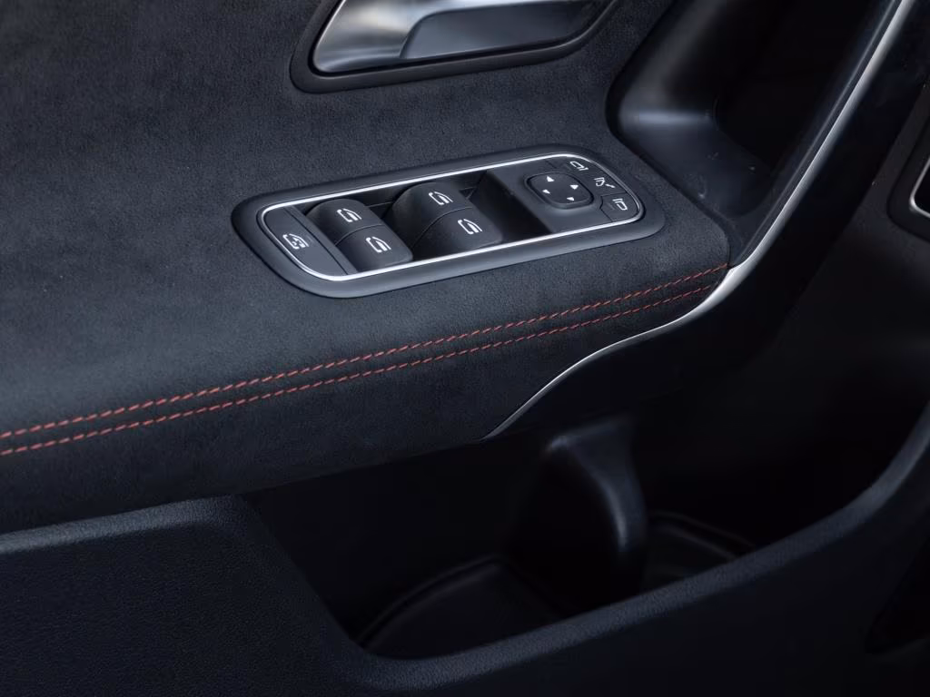 Mercedes-Benz CLA 180 2025
