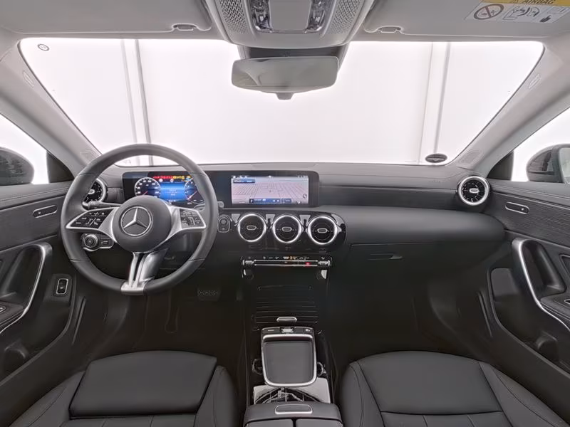 Mercedes-Benz CLA 180 2025