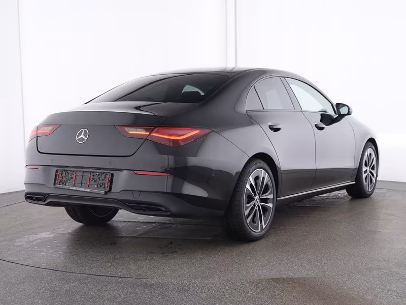 Mercedes-Benz CLA 180 2025