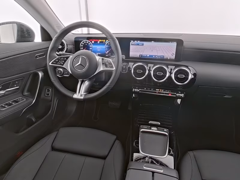 Mercedes-Benz CLA 180 2025