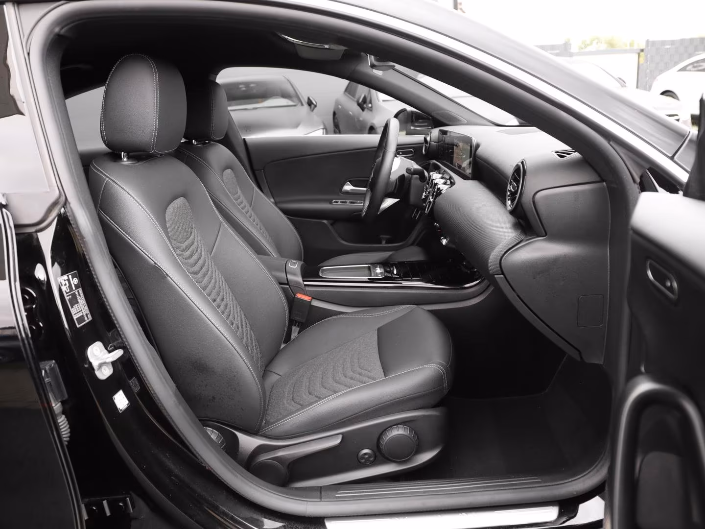Mercedes-Benz CLA 180 2024