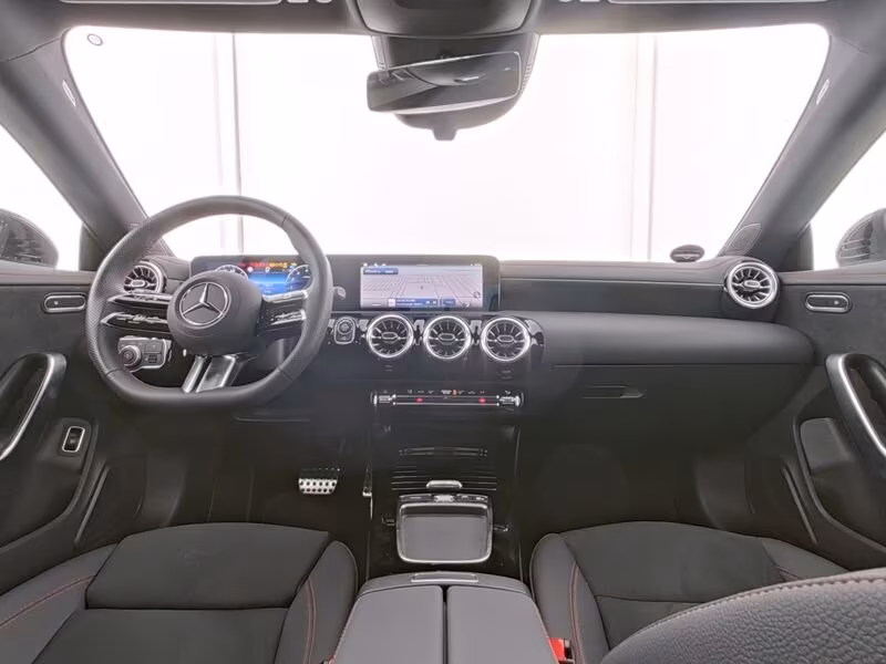 Mercedes-Benz CLA 200 2025