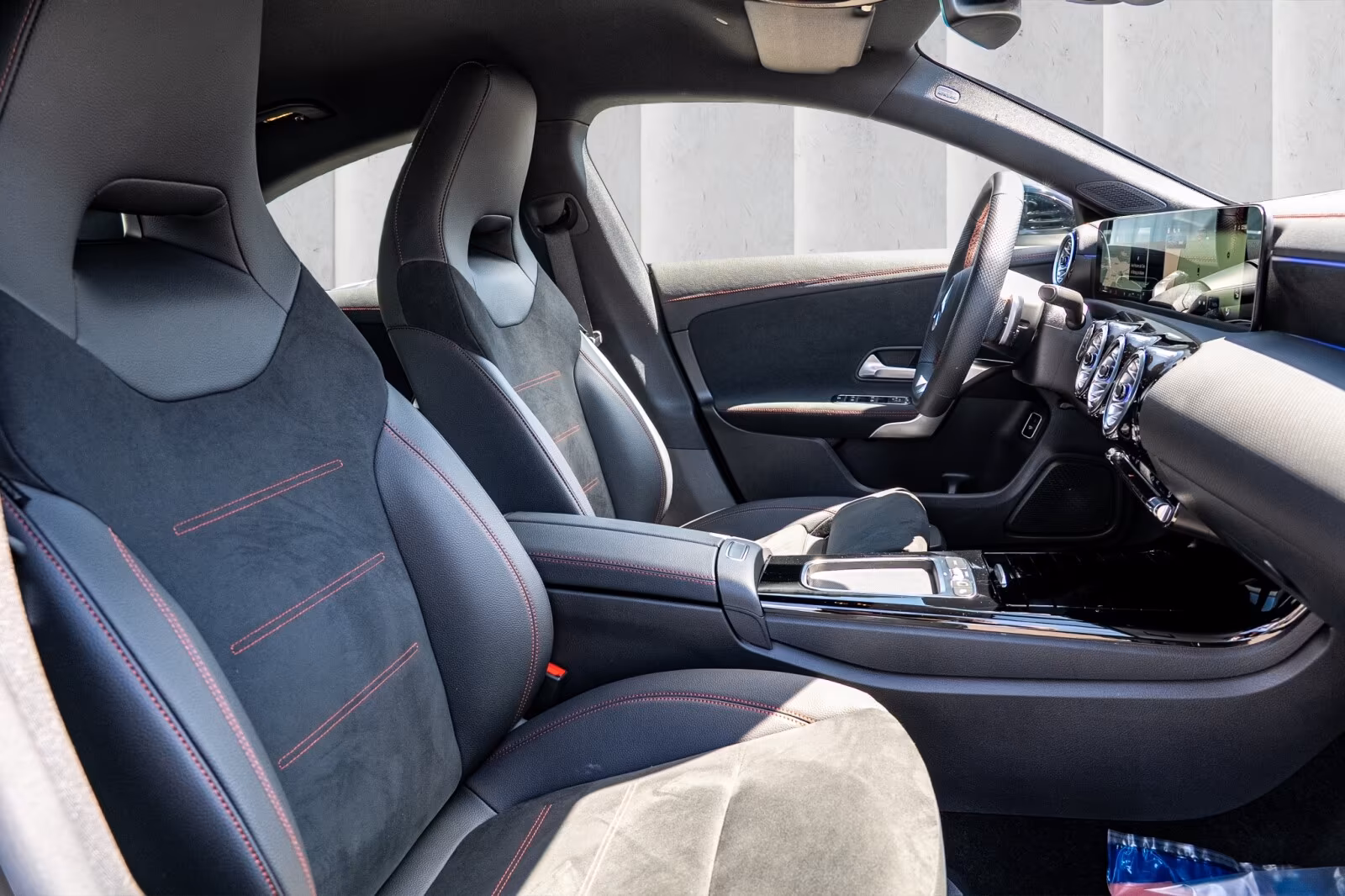 Mercedes-Benz CLA 200 2025