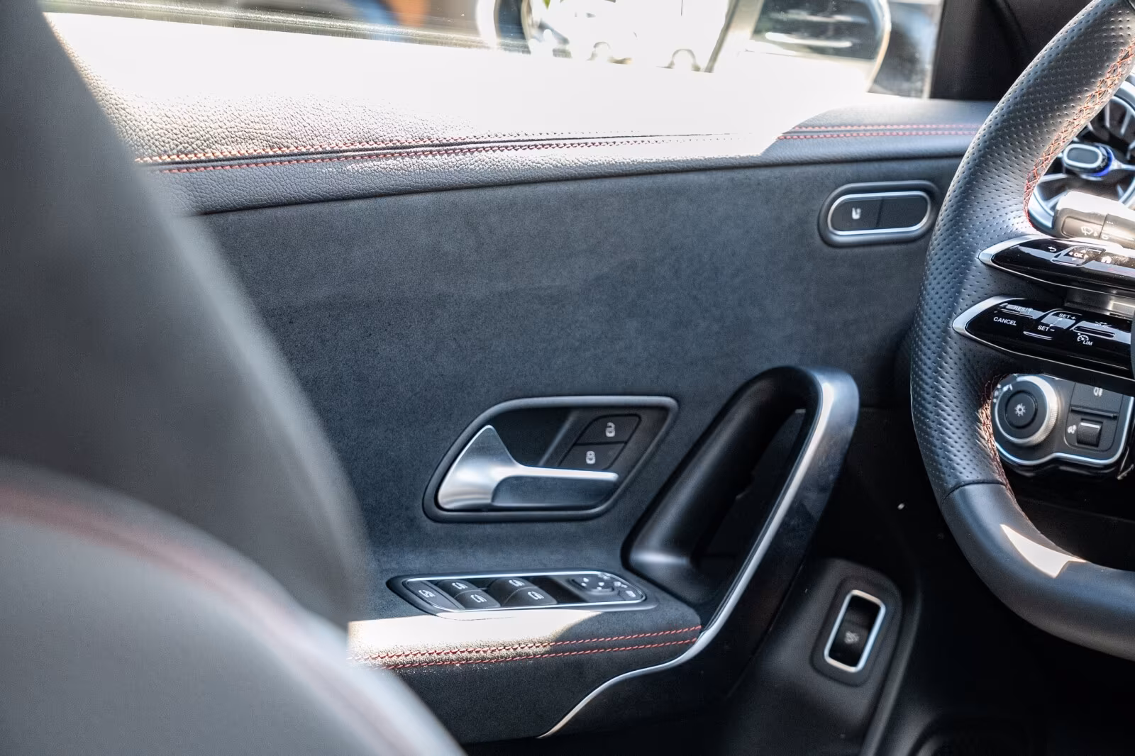 Mercedes-Benz CLA 200 2025