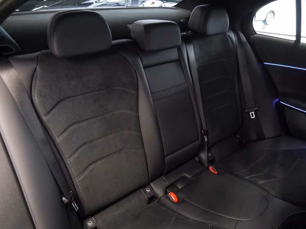Mercedes-Benz E 200 2025