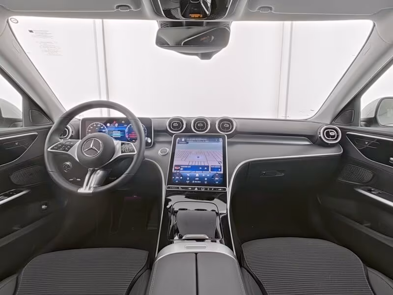 Mercedes-Benz C 200 2025