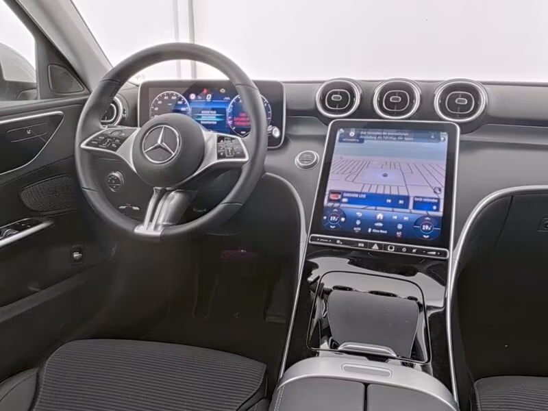 Mercedes-Benz C 200 2025