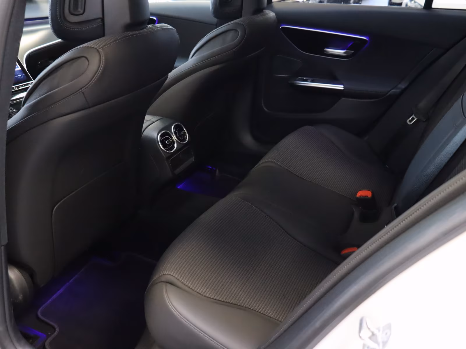 Mercedes-Benz C 180 2025